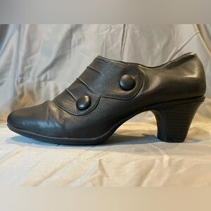 Michelle D black leather heels.